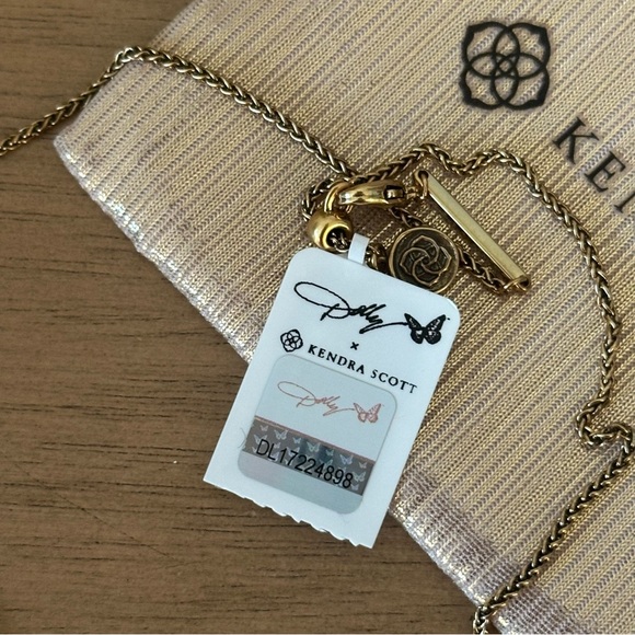 NWT Dolly Parton x Kendra Scott Enamel Butterfly Vintage Gold Pendant Necklace - Picture 11 of 13